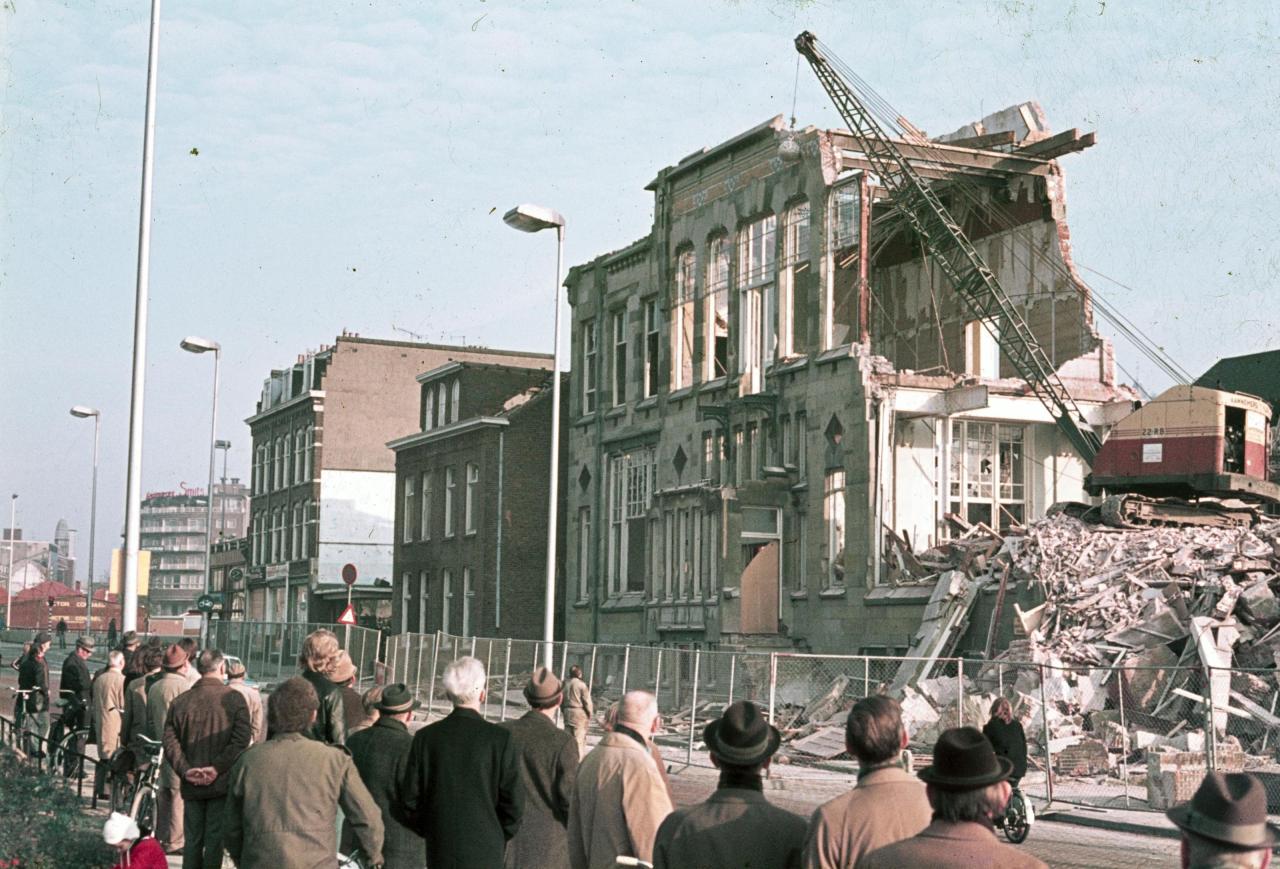 Sloop van het kantoorgebouw van Levensverzekeringsmaatschappij De Utrecht in Utrecht, 1974. (Bron: W.H.M. Uilenbroek, Het Utrechts Archief)