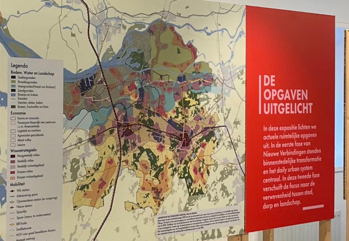 Onderdeel van de door de regio reizende tentoonstelling van Nieuwe Verbindingen