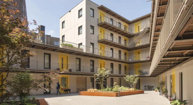 Foto uit "Architectuur van Wooncoöperaties": Hof Ebbingehof, Nederland (Foto: Daria Scagliola)