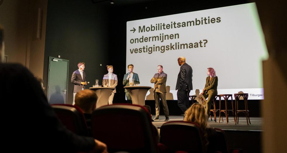 Verkiezingsdebat over ruimte: ‘We moeten geen kippenhokken bouwen’